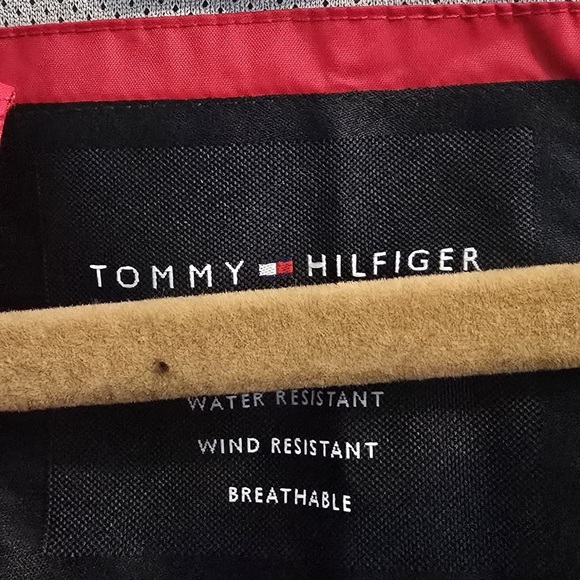 Tommy Hilfiger Men's Red Windbreaker - Picture 11 of 14